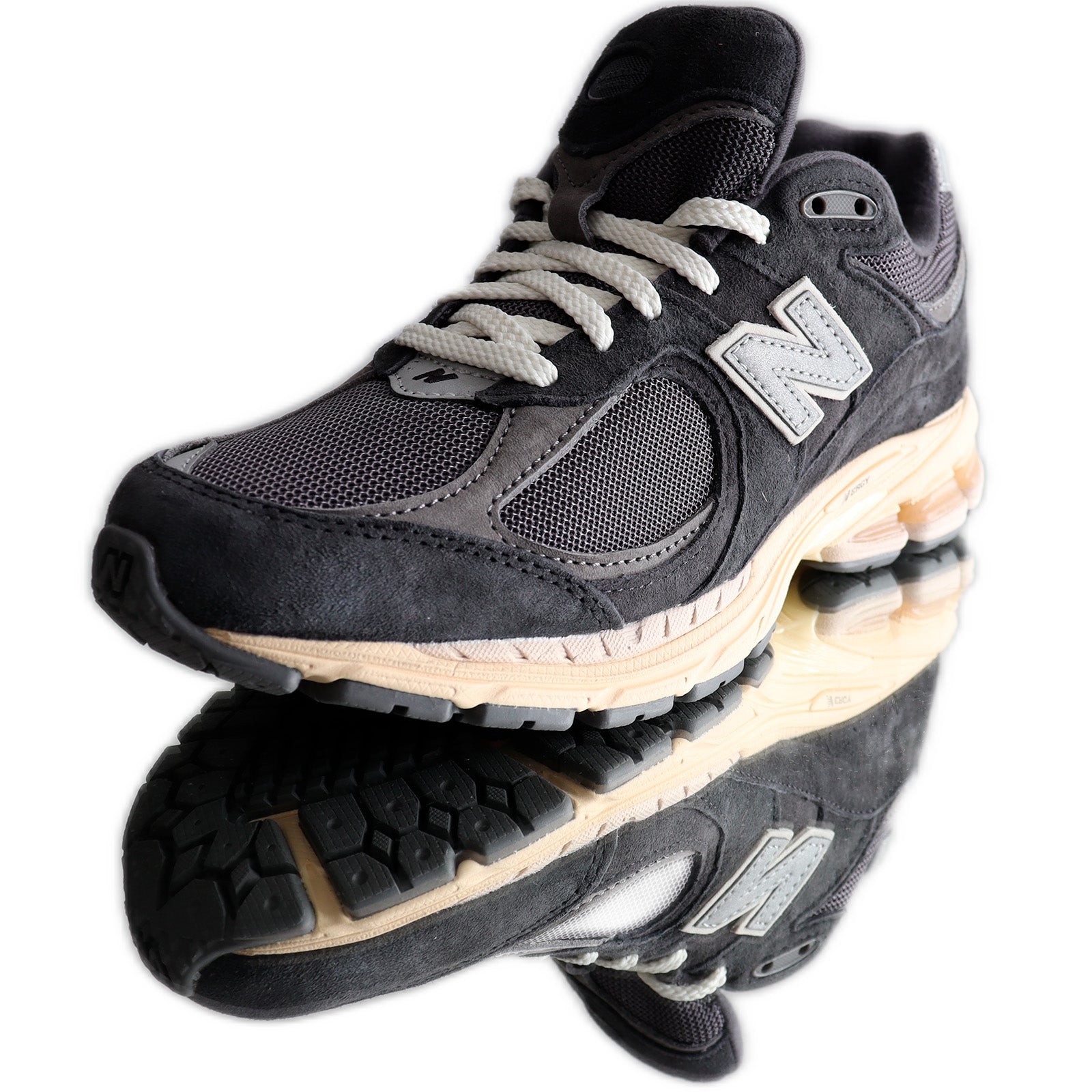 New Balance 2002R Black Dark Grey Vaditim