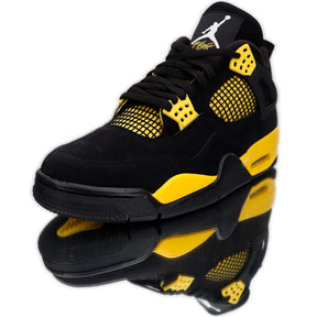 Jordan 4 Retro Thunder (2023)  Vaditim   